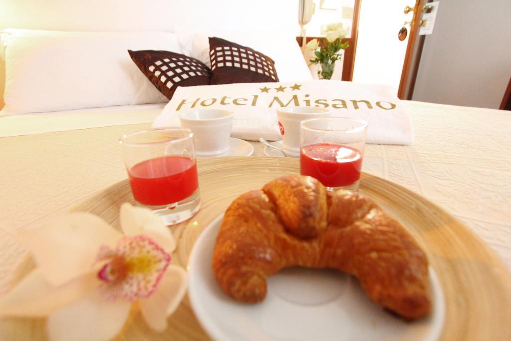 Hotel Misano ميسانو ادرياتيكو المظهر الخارجي الصورة